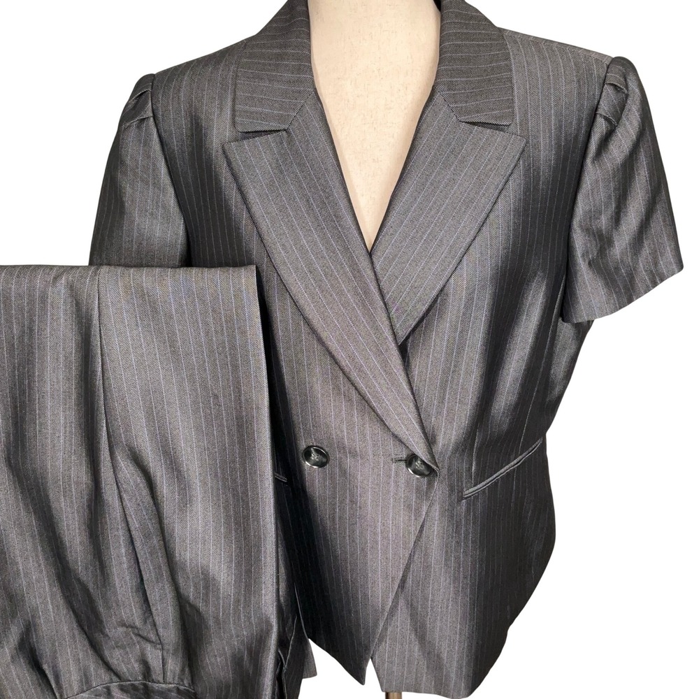 Tahari Arthur S. Levine Pant Suit Women 16 Gray Purple Pinstripe Sharkskin